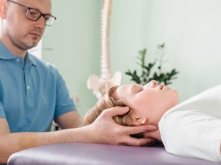 Professional Whiplash Injury Treatment services by Advanced Injury Care Clinic in Hendersonville, TN — licensed Chiropractor provider